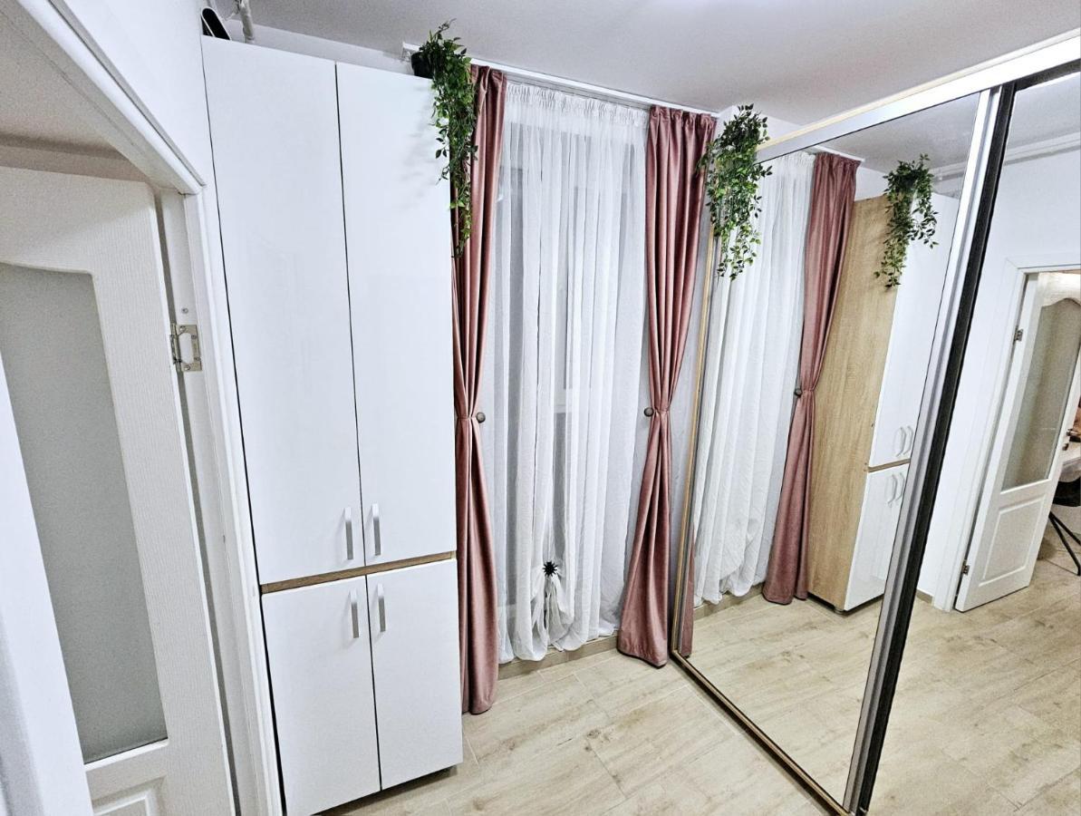 Lovely New Balcony Apartment Cismigiu Park - Pop5 Bucharest Exterior photo