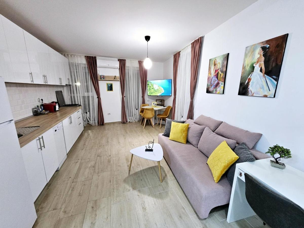 Lovely New Balcony Apartment Cismigiu Park - Pop5 Bucharest Exterior photo