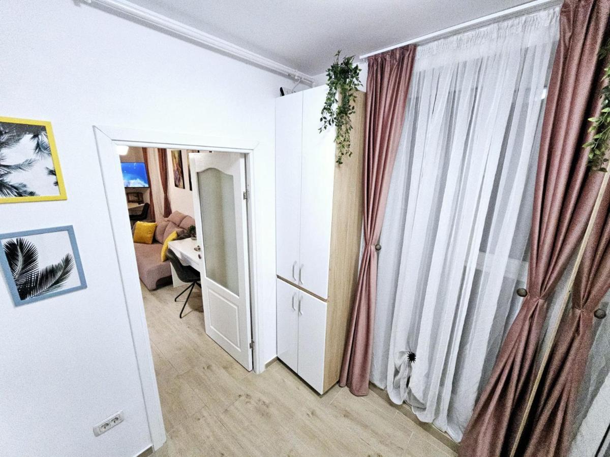 Lovely New Balcony Apartment Cismigiu Park - Pop5 Bucharest Exterior photo