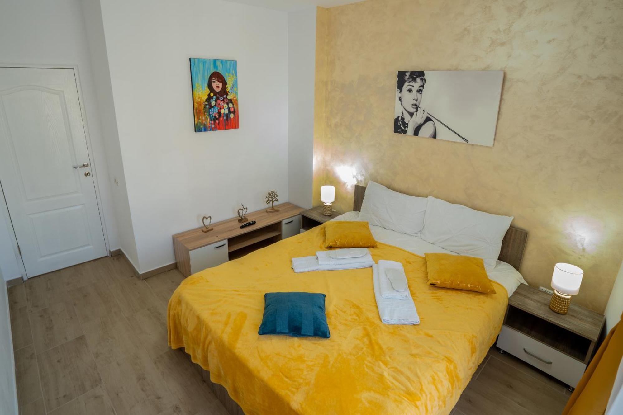 Lovely New Balcony Apartment Cismigiu Park - Pop5 Bucharest Exterior photo